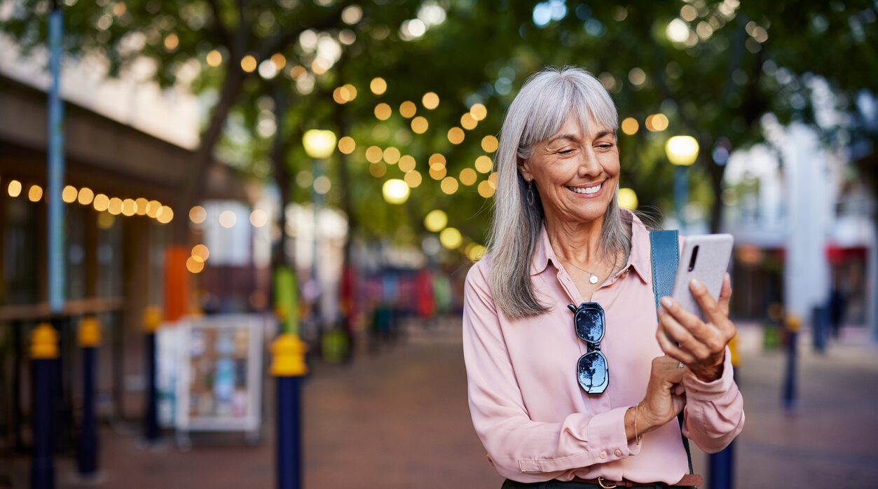 | Fox Ridge Luxury Senior Living | Fox Ridge Luxury Senior Living Senior woman out in the city